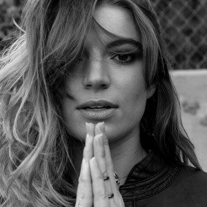 Molly Moore - Free Spirit [New Song]