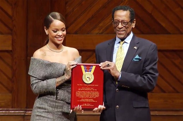 Rihanna Receives Harvard University’s Humanitarian of the Year Award