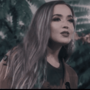 Kloë Shinn “Cosmic” Video