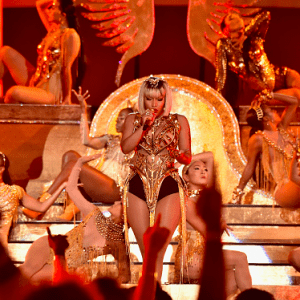 2018 MTV VMAs Performances: Nicki Minaj, Travis Scott, Ariana Grande, Logic & More