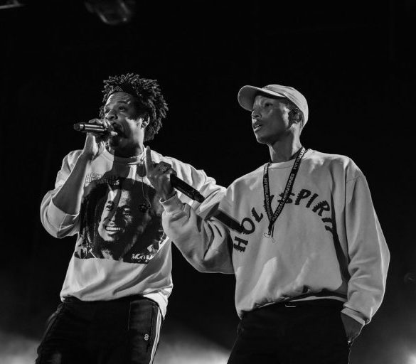 Pharrell & JAY-Z Perform “Frontin” at ‘Something In the Water’ Festival