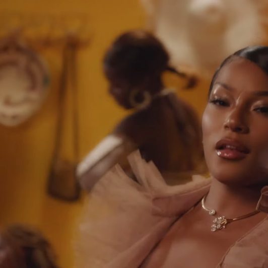 Stefflon Don “Can’t Let You Go”