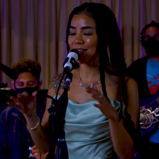 Jhene Aiko Tiny Desk