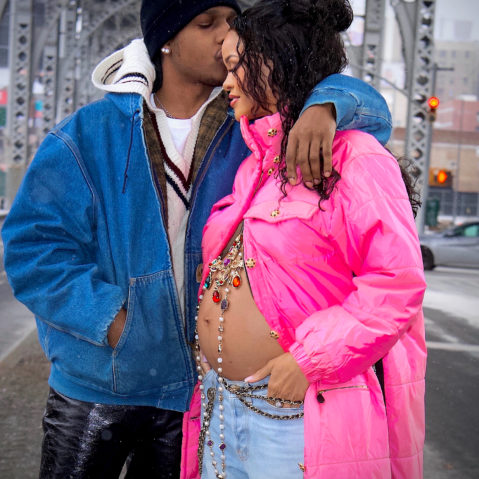Rihanna Pregnant