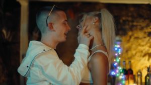 ArrDee – Hello Mat