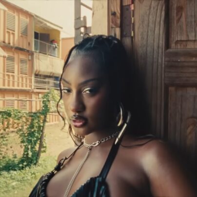 tems turn me up video