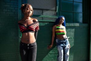 DEELA & VAYDA Team Up for Fiery New Anthem “HEATER”
