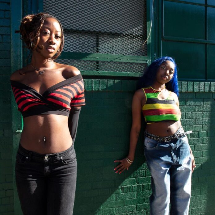 DEELA & VAYDA Team Up for Fiery New Anthem “HEATER”